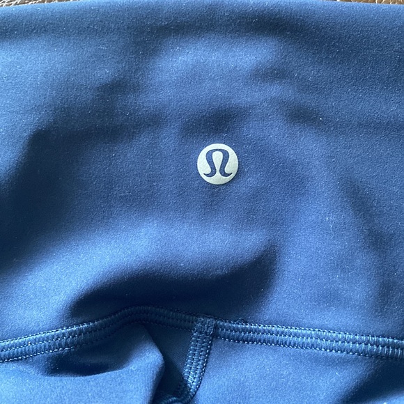Brand New with Tag Lululemon Wunder Train Crop 23” - Picture 3 of 4